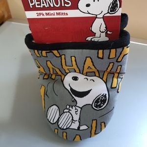 Snoopy Peanuts 2pk mini mitts